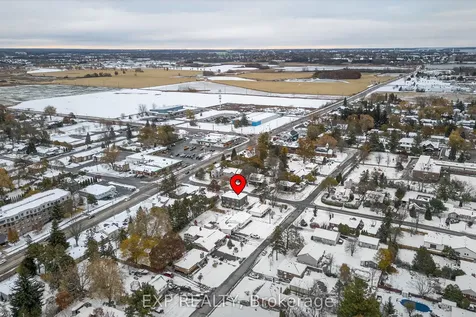 53 Lakeview Avenue Kingston ON K7M 3T4