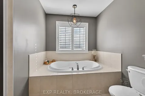 1140 Escala Crescent Kingston ON K7P 0H6