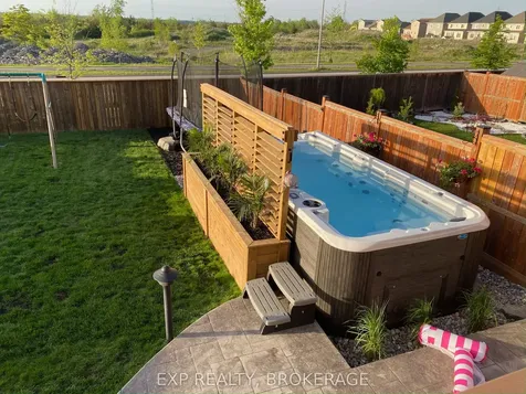 1140 Escala Crescent Kingston ON K7P 0H6