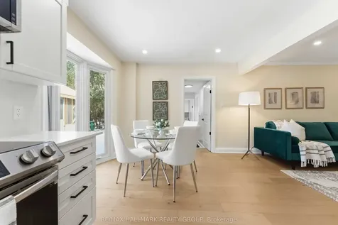 19 Kingsford Crescent Kanata ON K2K 1T5