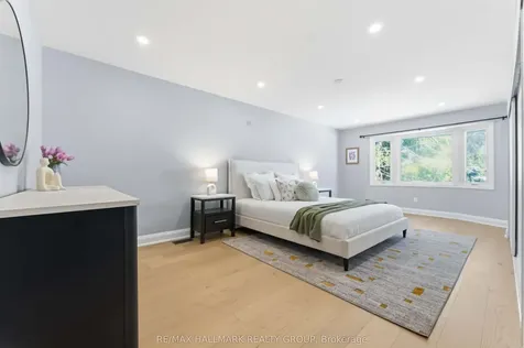 19 Kingsford Crescent Kanata ON K2K 1T5