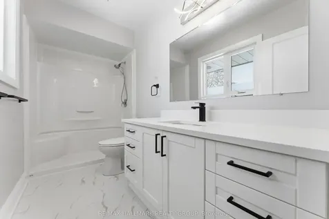 19 Kingsford Crescent Kanata ON K2K 1T5