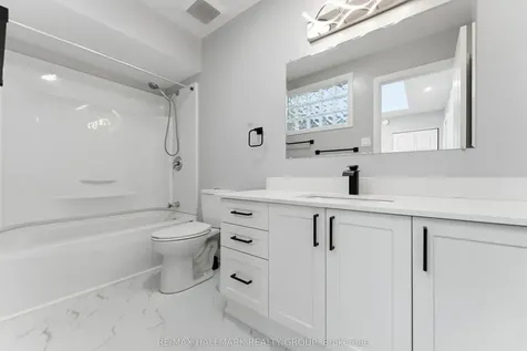 19 Kingsford Crescent Kanata ON K2K 1T5