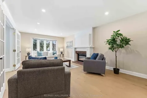 19 Kingsford Crescent Kanata ON K2K 1T5