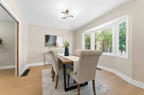 19 Kingsford Crescent Kanata ON K2K 1T5