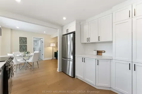 19 Kingsford Crescent Kanata ON K2K 1T5