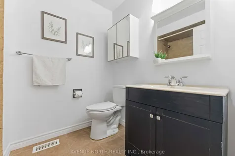 7 Hendrie Court Kanata ON K2L 4A4