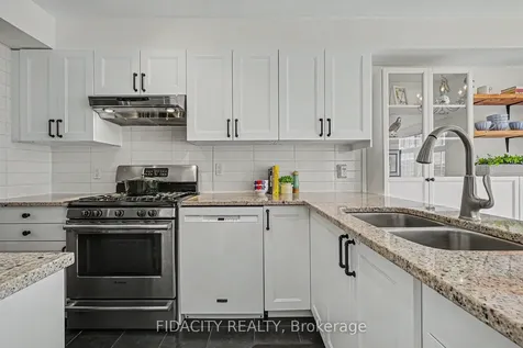 464 Templeford Avenue Kanata ON K2M 0B8