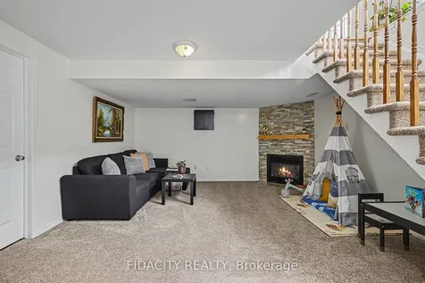 464 Templeford Avenue Kanata ON K2M 0B8