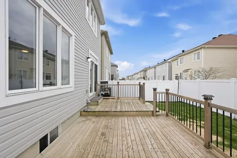 322 Autumnfield Street Kanata ON K2M 0J4