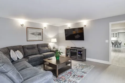 4945 Muskoka 117 Road Lake Of Bays ON P0A 1E0