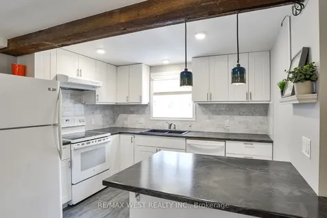 4945 Muskoka 117 Road Lake Of Bays ON P0A 1E0