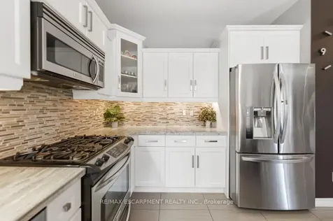 64 Onyx Court Hamilton ON L8W 4A3