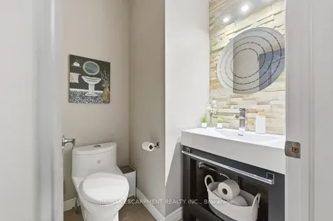 64 Onyx Court Hamilton ON L8W 4A3