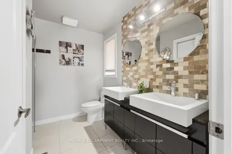 64 Onyx Court Hamilton ON L8W 4A3