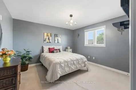 64 Onyx Court Hamilton ON L8W 4A3