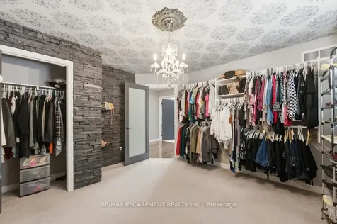 64 Onyx Court Hamilton ON L8W 4A3