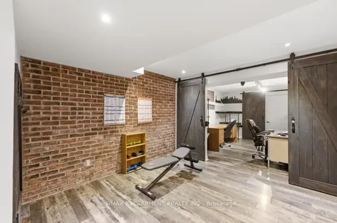 64 Onyx Court Hamilton ON L8W 4A3