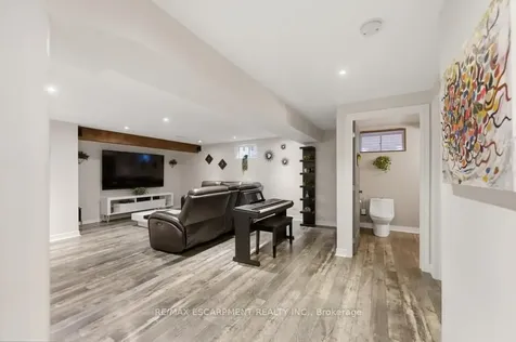 64 Onyx Court Hamilton ON L8W 4A3