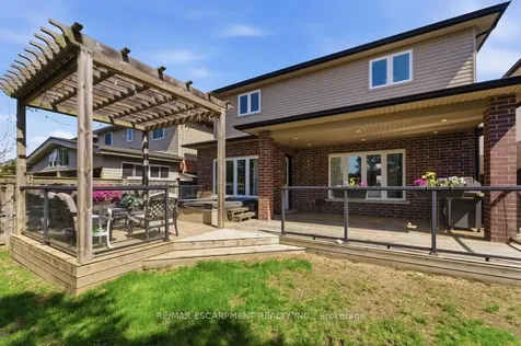 64 Onyx Court Hamilton ON L8W 4A3