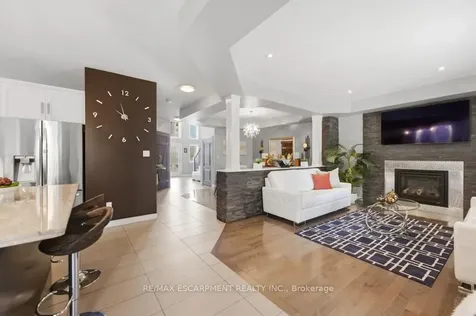64 Onyx Court Hamilton ON L8W 4A3