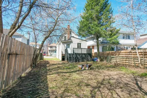 18 Pollard Avenue North Bay ON P1A 1Z5