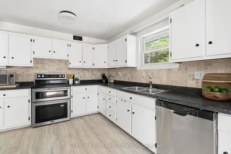 1895 Lone Pine Drive Huntsville ON P0B 1L0
