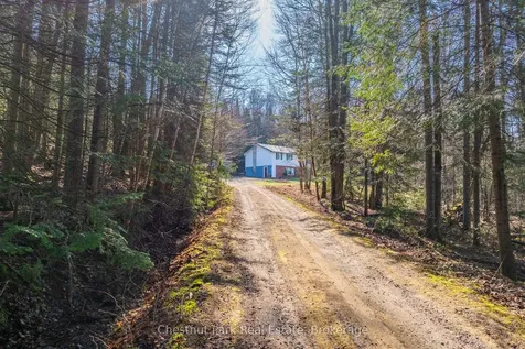 1895 Lone Pine Drive Huntsville ON P0B 1L0