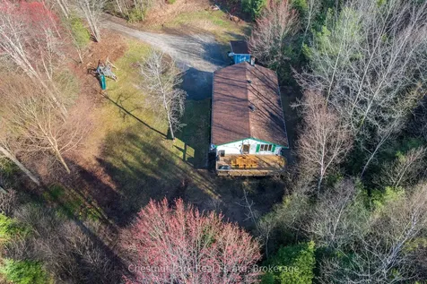 1895 Lone Pine Drive Huntsville ON P0B 1L0