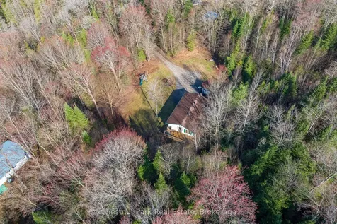 1895 Lone Pine Drive Huntsville ON P0B 1L0