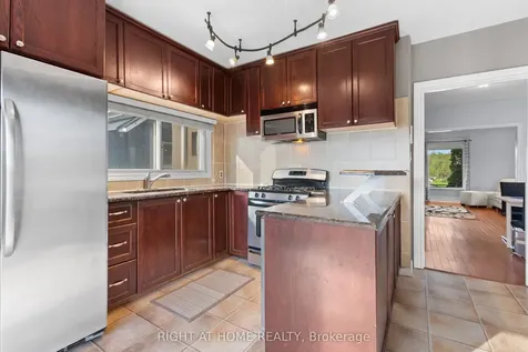 204 Beach Boulevard Hamilton ON L8H 6V9