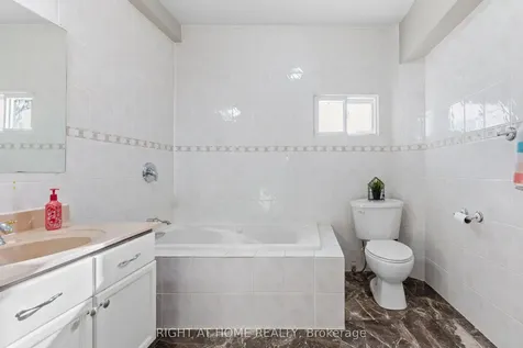 204 Beach Boulevard Hamilton ON L8H 6V9