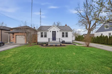 35 Hatter Avenue Welland ON L3C 3P4