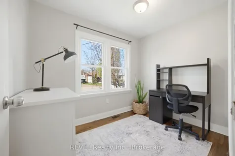 35 Hatter Avenue Welland ON L3C 3P4