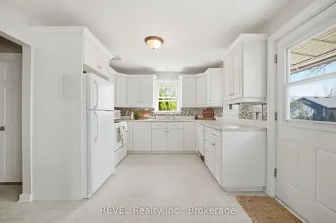 35 Hatter Avenue Welland ON L3C 3P4