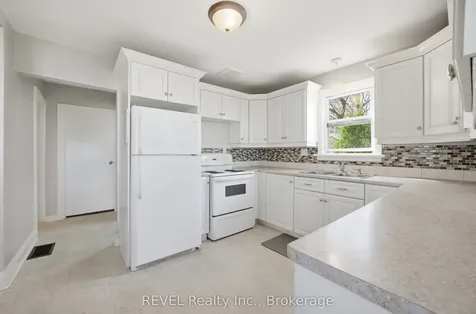 35 Hatter Avenue Welland ON L3C 3P4