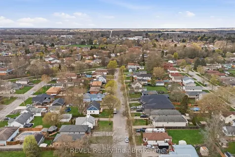 35 Hatter Avenue Welland ON L3C 3P4