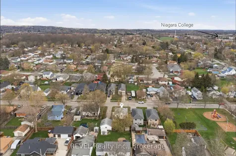35 Hatter Avenue Welland ON L3C 3P4