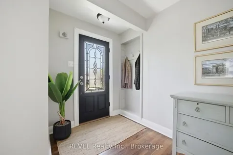 35 Hatter Avenue Welland ON L3C 3P4