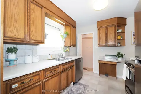 Crescent Kitchener ON N2M 4N4