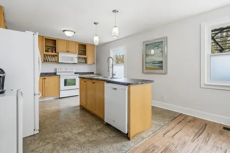 306 Dufferin Avenue Belleville ON K8N 3X7