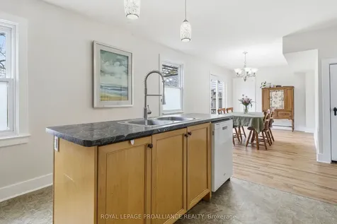 306 Dufferin Avenue Belleville ON K8N 3X7