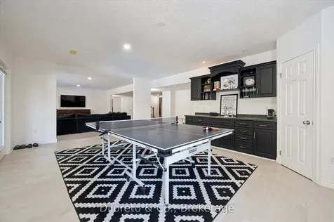 4 Zaduk Place Guelph ON N1G 0A7
