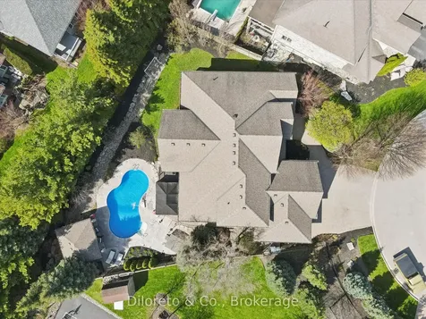 4 Zaduk Place Guelph ON N1G 0A7