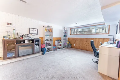 699 Norman Avenue North Bay ON P1B 8C2