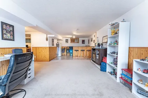 699 Norman Avenue North Bay ON P1B 8C2