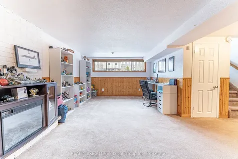 699 Norman Avenue North Bay ON P1B 8C2