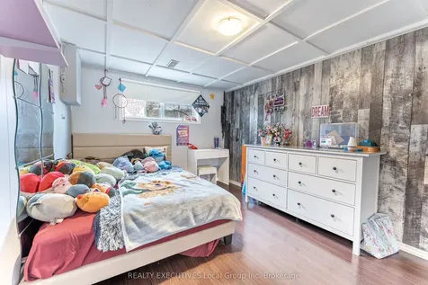 699 Norman Avenue North Bay ON P1B 8C2