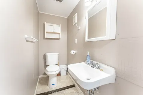 699 Norman Avenue North Bay ON P1B 8C2