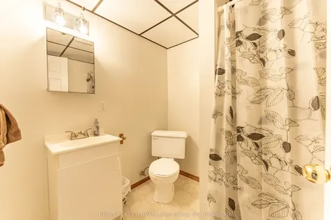 699 Norman Avenue North Bay ON P1B 8C2